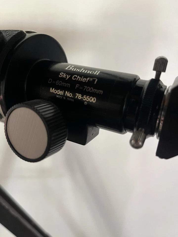 Telescopio Bushnell Sky Chief I de colección con trípode de madera - Modelo 78-5500 Foto 2 de 4