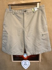 IZOD Golf Classic men  s Khaki 32 cargo shorts flat solid zipper button closures