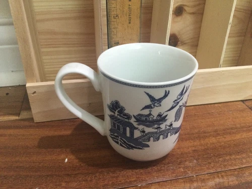 Johnson Bros Blue Willow Coffee/Tea Mug Cup England 4''X3.5'' MINT