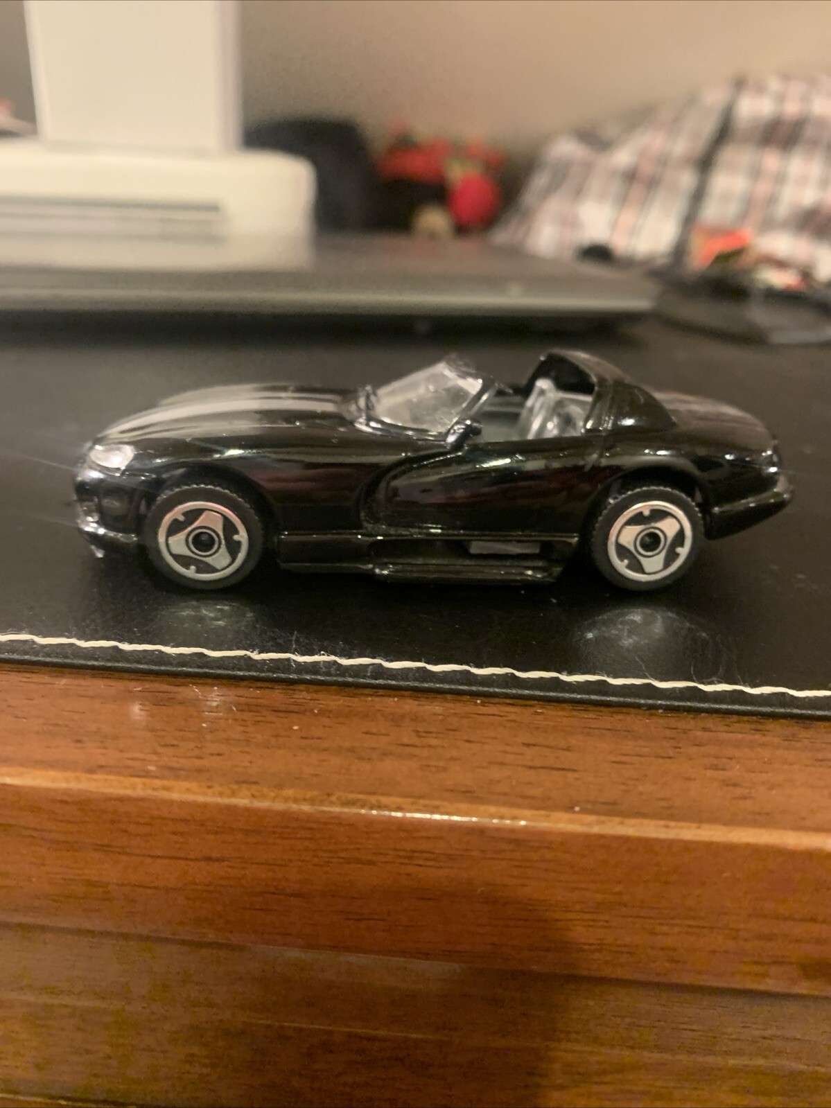 Bburago Dodge Viper RT/10 1:43 Black Toy Car Model Collectible