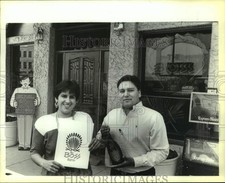 1988 Press Photo Cindi Flores, Owner of Boss Bistro with Manager Robert Garza