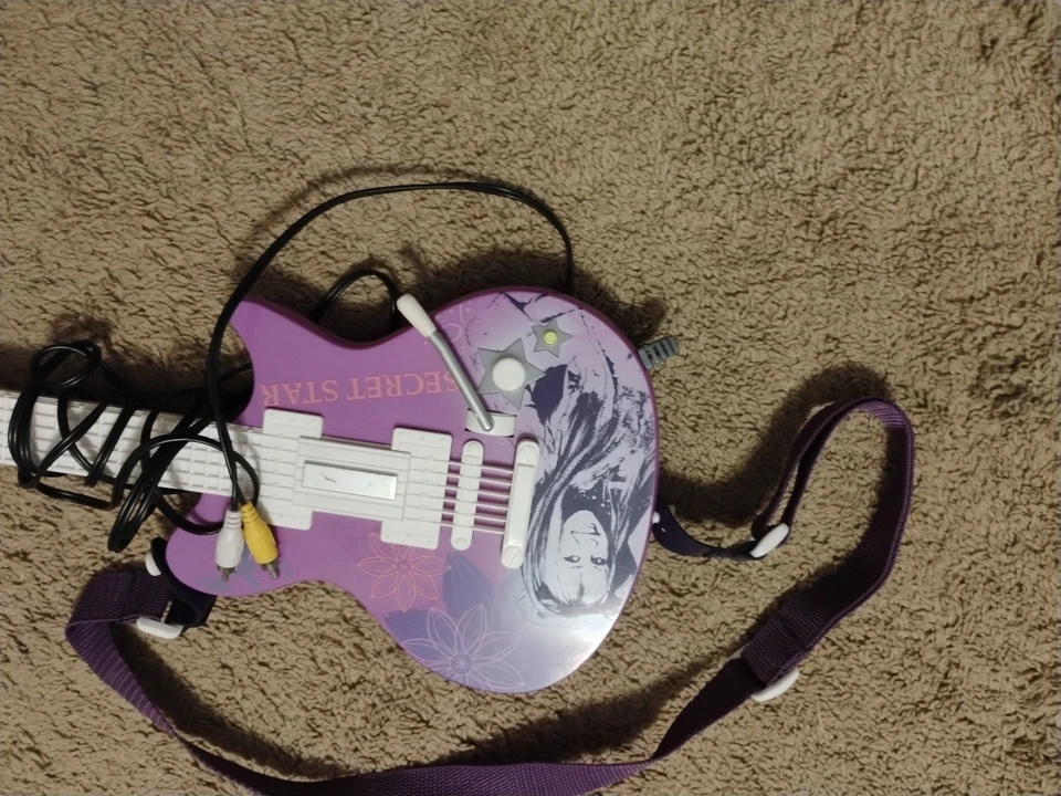 Guitarra Videojuego Hannah Montana Secret Star Plug n Play Jakks Pacific 2008 DIVERTIDO Foto 3 de 4