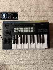 Novation Launchkey 25 MK3 MIDI Keyboard Contr...