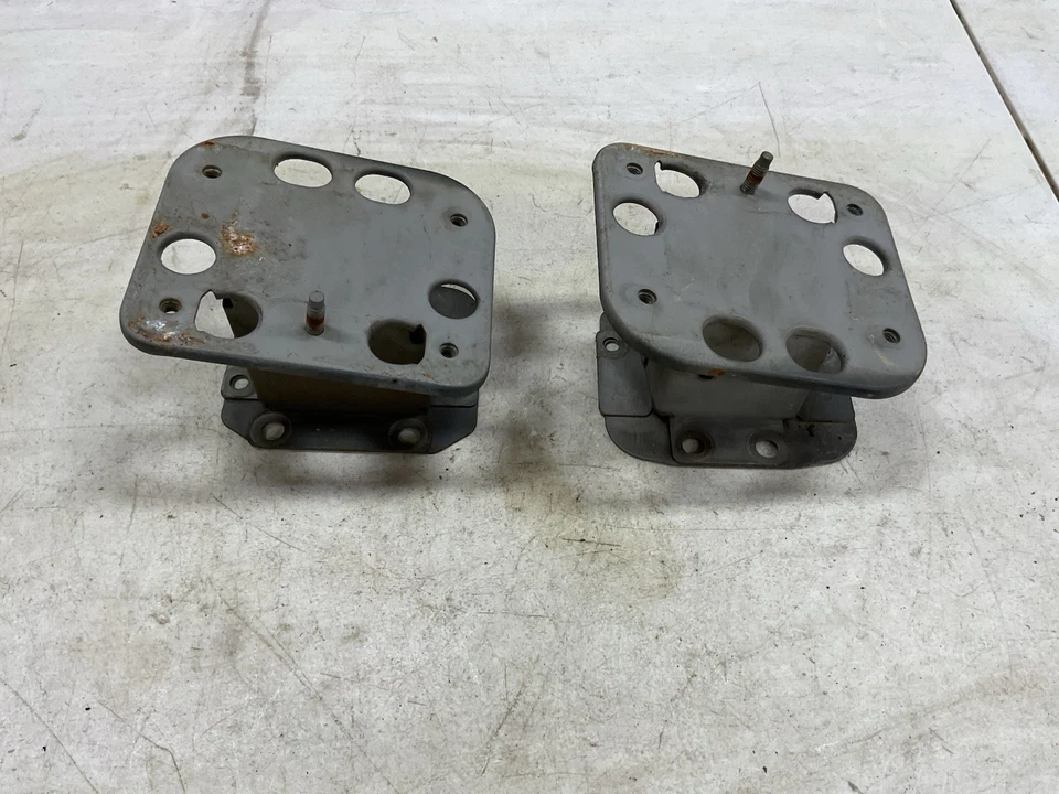 Juego de soportes de montaje de barra de choque trasera Infiniti G35 2003-2007 cupé par OEM Foto 4 de 4