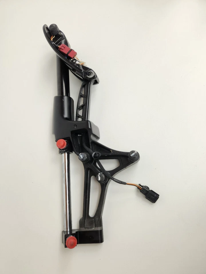 Alerón trasero derecho Mclaren 650S Spider 2015-2016 alerón elevador hidráulico puntal  Foto 4 de 4