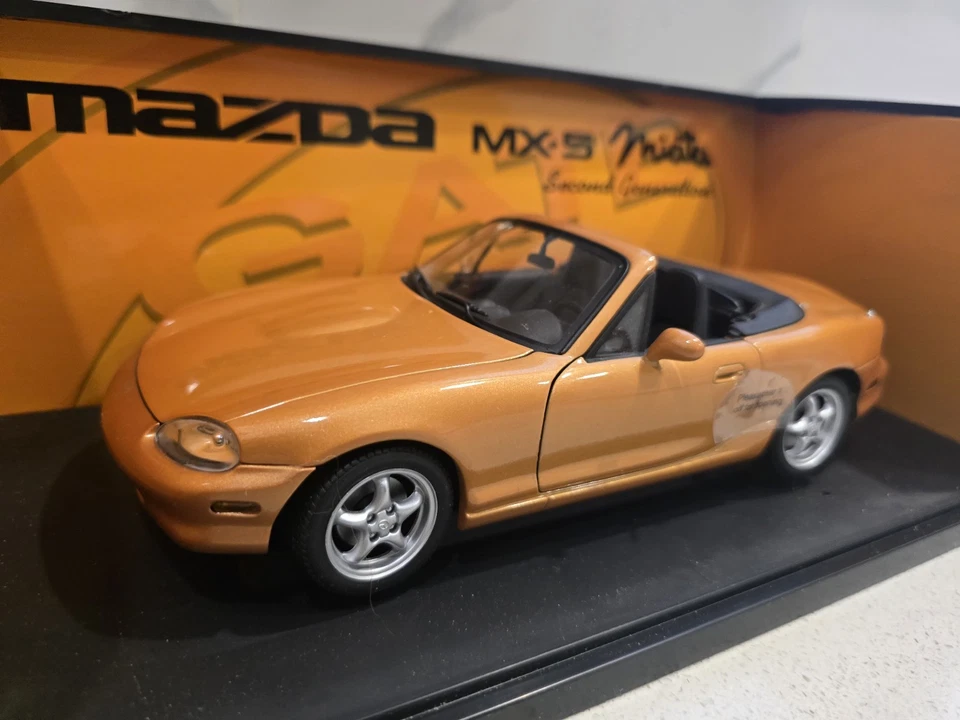 Gate 1:18 Scale Diecast Car Mazda MX-5 Miata Second Generation Orange - Image 2 of 4