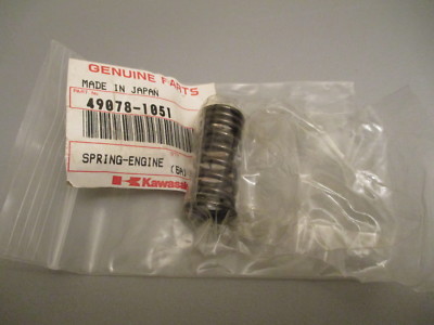 NOS Kawasaki OEM Engine Spring 1984-1985 ZX900 1992-2000 KL250