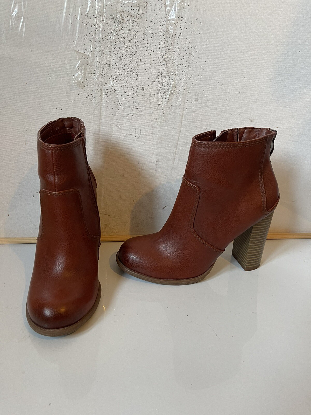 Botas de cuero con tacón de edición limitada talla UK 4.5 EU 37.5