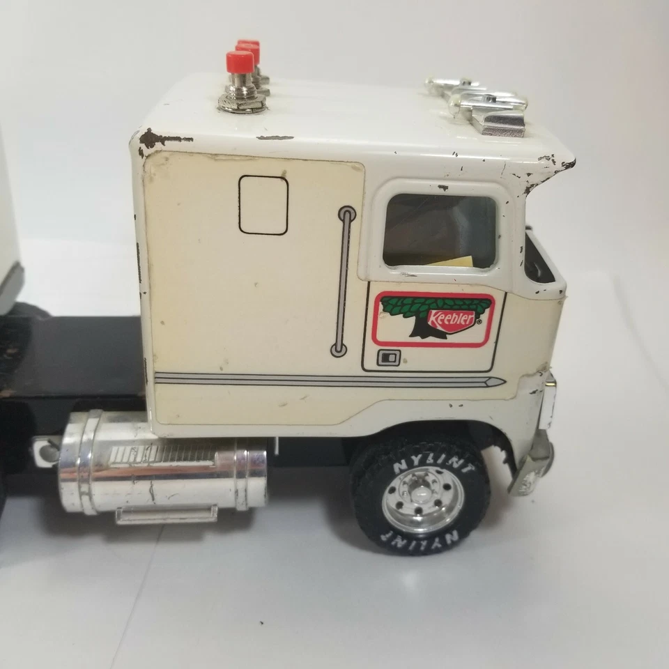 Nylint 1986 Keebler Elf 18 wheeler Diecast (or pressed steel) - Image 2 of 4