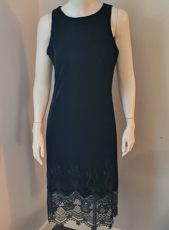 anne klein black velvet dress Kleine Sheath Sz. S Midi w/ Lace Accents Zip Up Lined _okendo:syndication_key:CL136794240 This stunning dress features Black Velvet Jersey Dress Size:14-REG