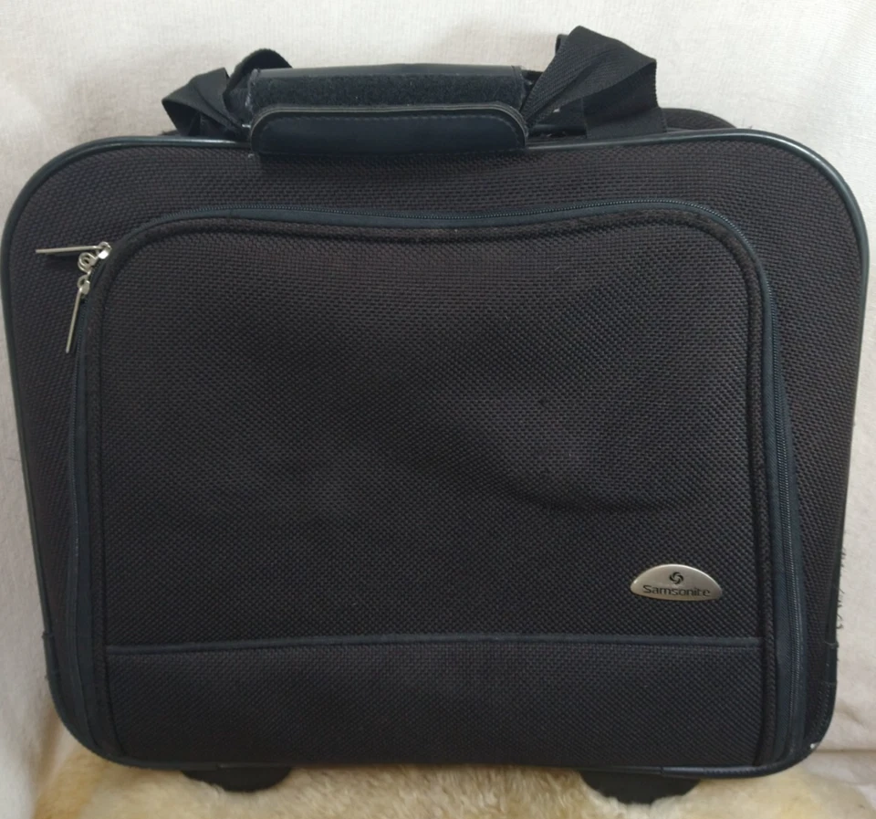 SAMSONITE ROLLING OVERNIGHT CARRY ON BAG ULTRA LIGHT LUGGAGE SUITCASE OVERNIGHT - Image 3 of 4
