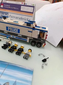 LEGO 7743 city police command truck with instructions.