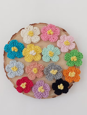 Handgefertigte Mini Häkelblumen - Scrapbooking, Nähen & DIY