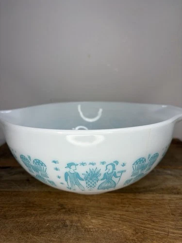 Pyrex Amish Butterprint #443 Cinderella Mixing Bowl 2.5 Qt Turquoise Nearly Mint