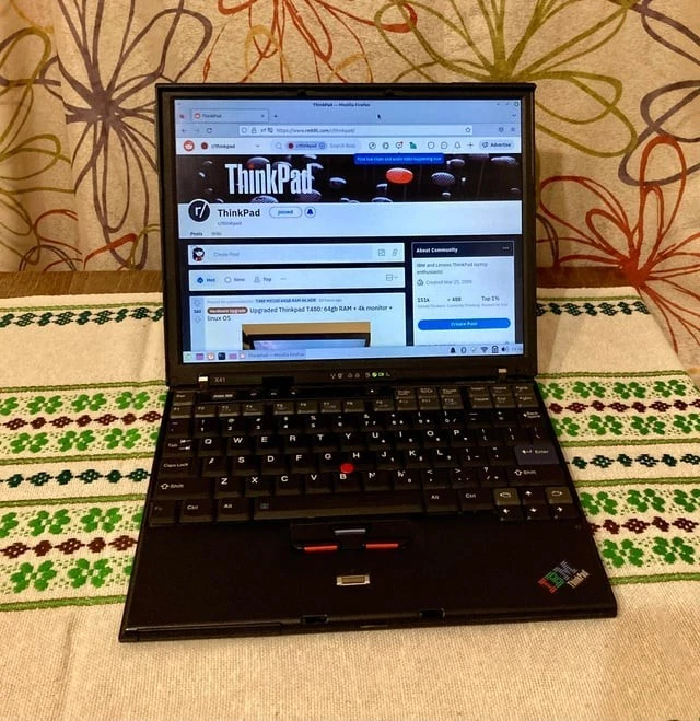 IBM ThinkPad X41 Microsoft Windows XP Professional 2003 + Official Charger Cable - Image 2 of 3