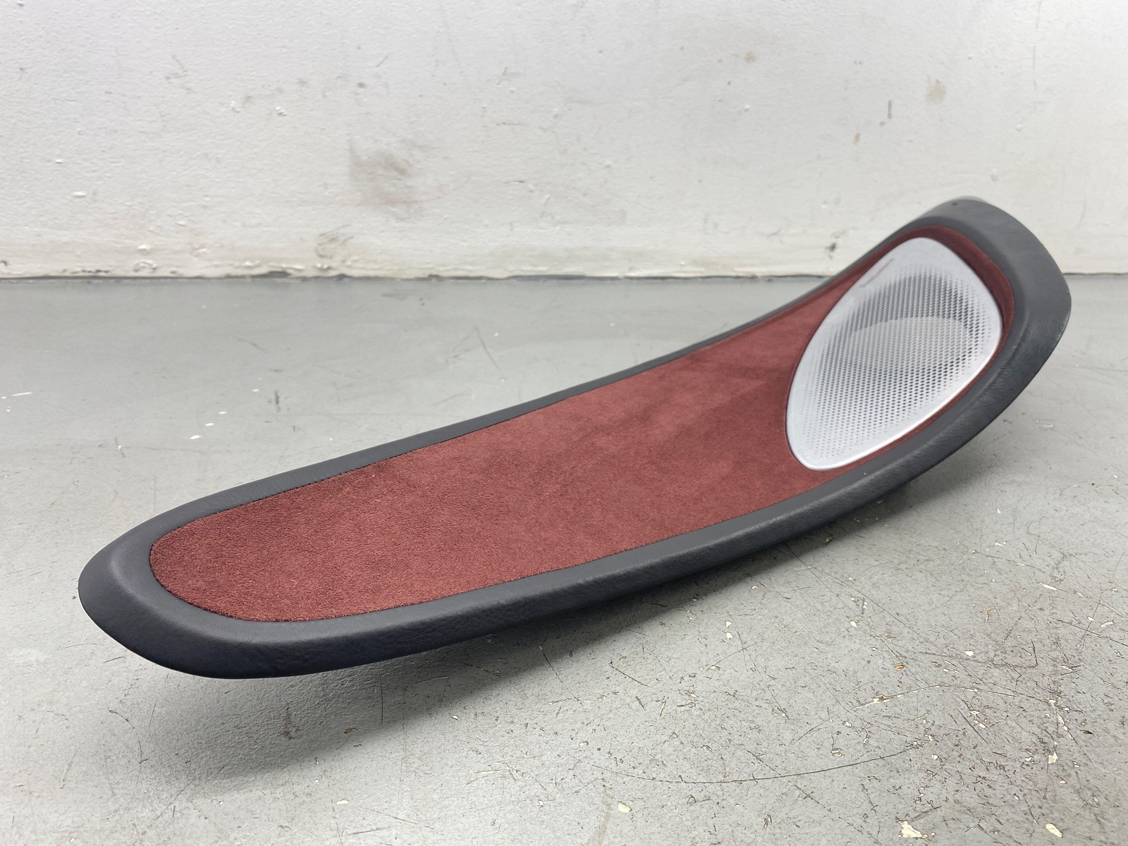 2020-2023 MCLAREN GT FRONT LEFT DOOR PANEL SPEAKER TRIM BAROLO RED 22NB452GP