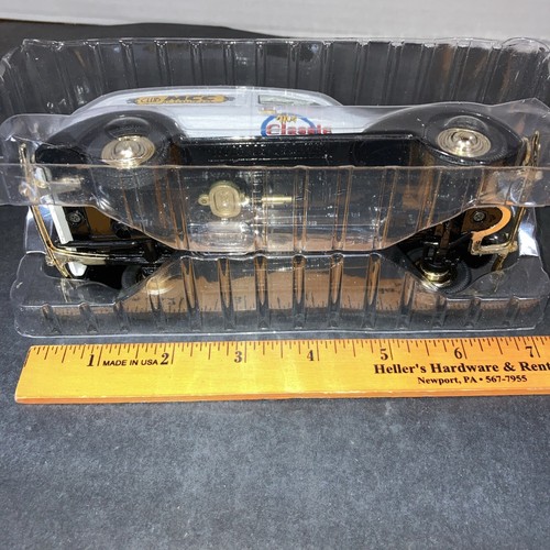 Liberty Classics 1937 Chevy Sedan Bank Maßstab 1:25 My Classic Car Dennis Gage - Bild 15 von 15
