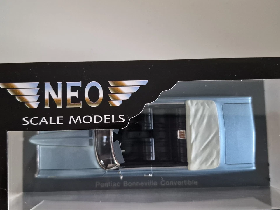 Neo Scale Models 1/43 1968 Pontiac Bonneville Convertible Blue #44111 - Image 2 of 4