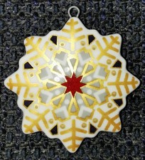 Villeroy & Boch Ornament winter bakery Stern innen rot christmas tree