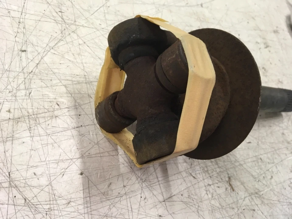 80 81 82 83 84 85 86 87 88 89 90 91 92 Ford F-250 eixo externo esquerdo Spicer 50 Stub - Imagem 2 de 3