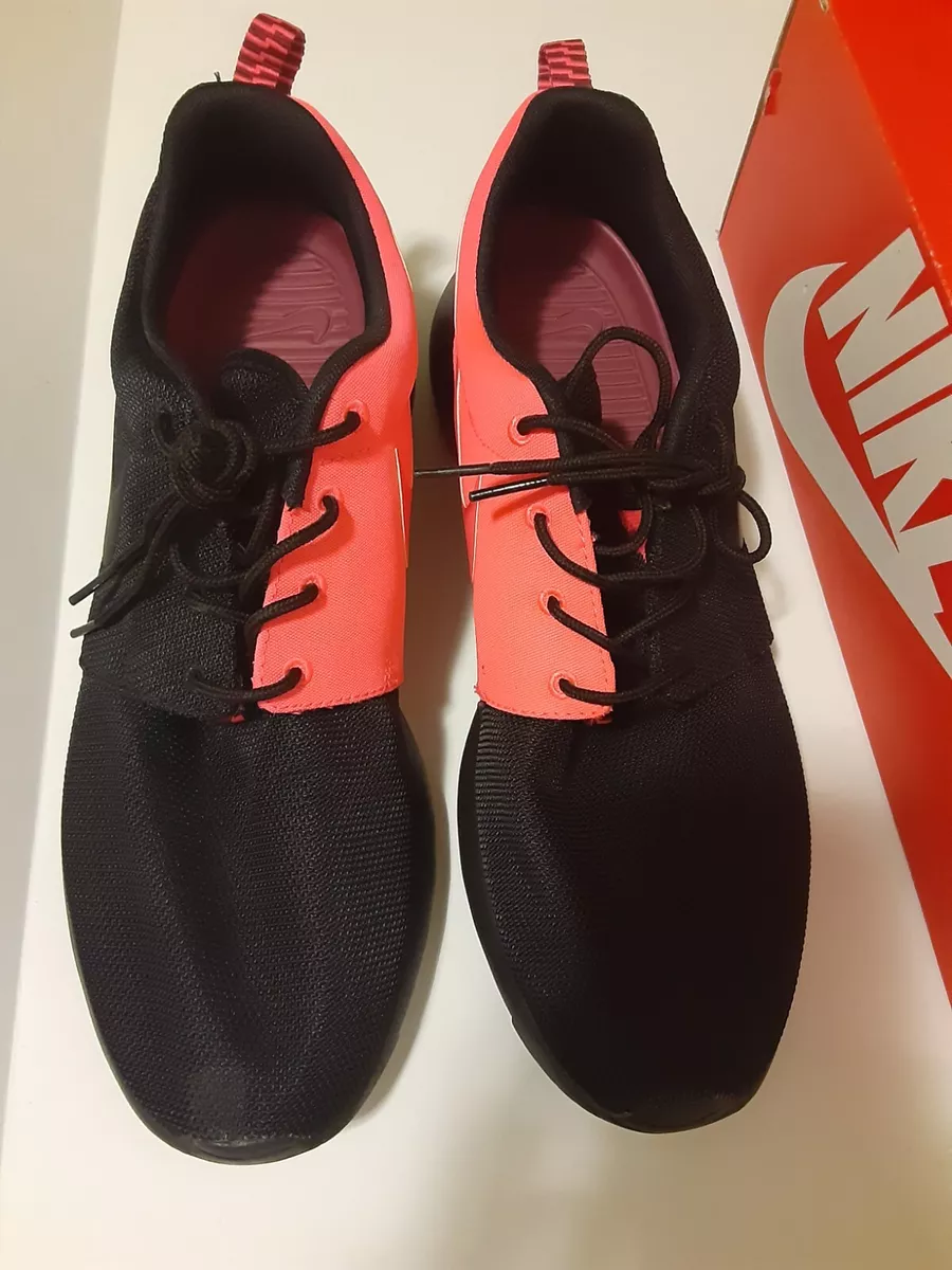Nike roshe run red and black deals