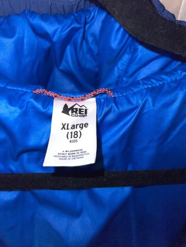 REI CO.OP XL KIDS BLUE PUFF JACKET WITH HOOD - Picture 4 of 10