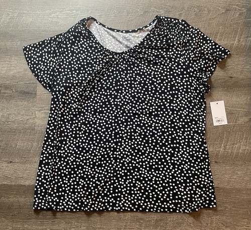 Women’s scoop neck black with white polka dot short sleeve XL top