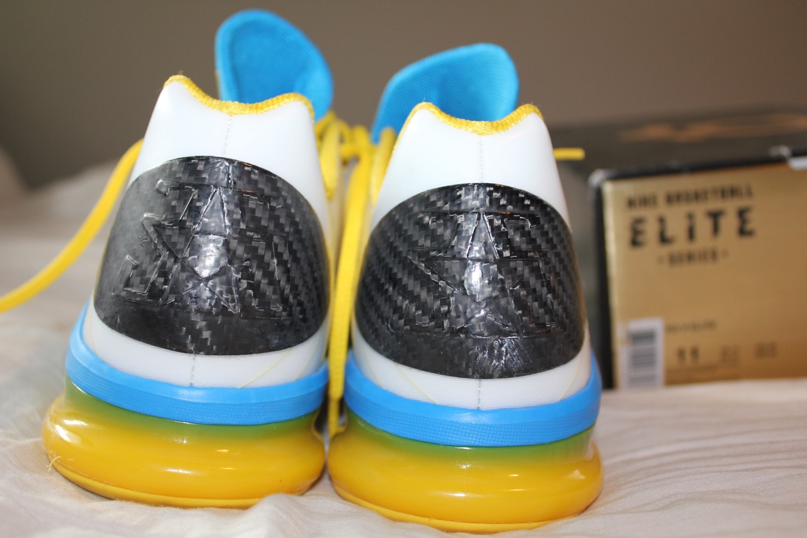 2018 Nike KD V Basketball 5 Elite Playoffs Hommes Basketball V Chaussures 585386-100 SZ 11 d94c62 2018 Nike KD V Basketball 5 Elite Playoffs Hommes Basketball V Chaussures 585386-100 SZ 11 d94c62