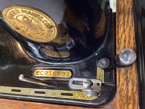 Singer 201k Sewing Machine And Accessories Cased Electric Or Manual From 1940. - Picture 15 of 22