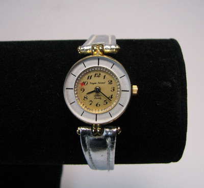 Vintage Virgin Islands Orbit Watch Deluxe Quartz Gold Tone Red Star Novelty