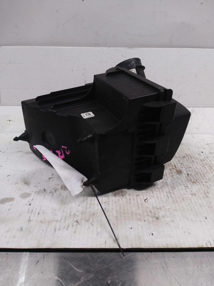 Used Air Cleaner Assembly fits: 2016 Ford Transit 250 3.7 Grade A Foto 2 de 4