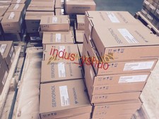1PC NEW YASKAWA SERVO MOTOR SGMAH-04AAA4B