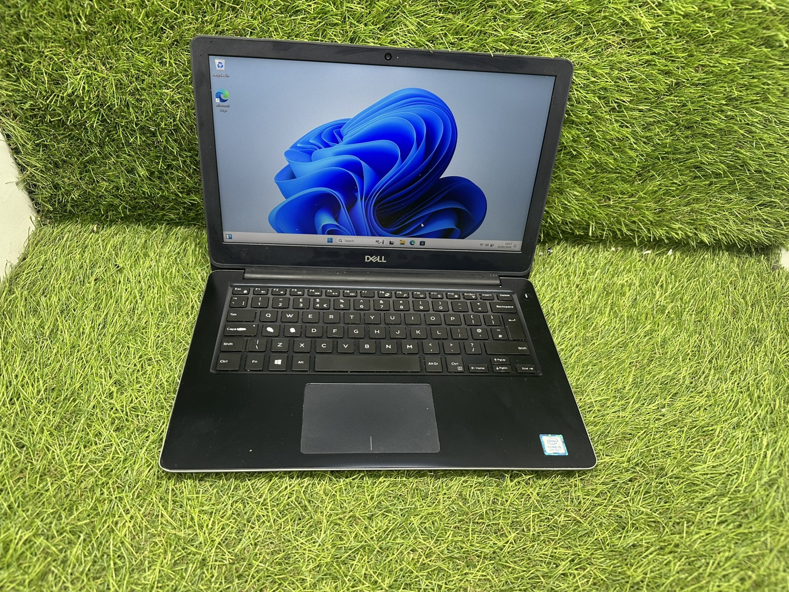 Dell Vostro 5370 | Intel Core i7 第8世代