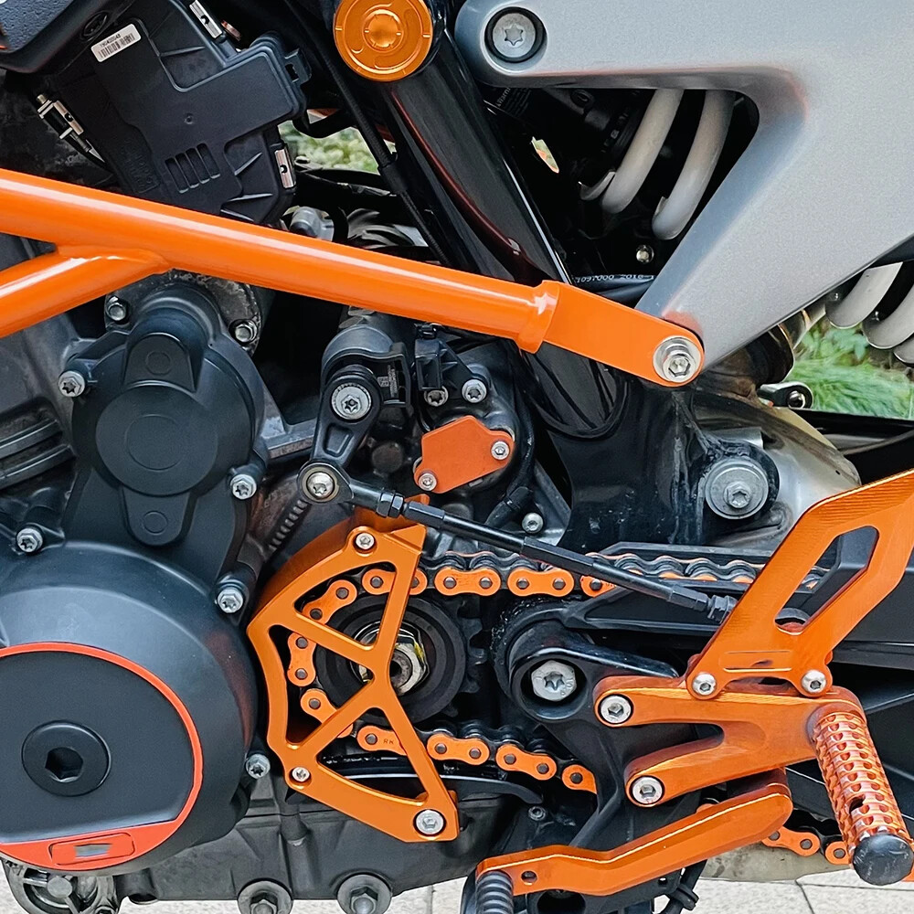NiceCNC Kettenschutz Kettenradabdeckung Für KTM 790 890 Duke Adventure