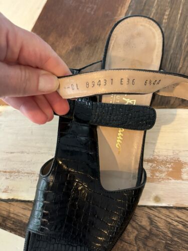 Salvatore Ferragamo Womens Black Leather Italy Open Toe Strappy Sandals Size 6.5 - Picture 4 of 10