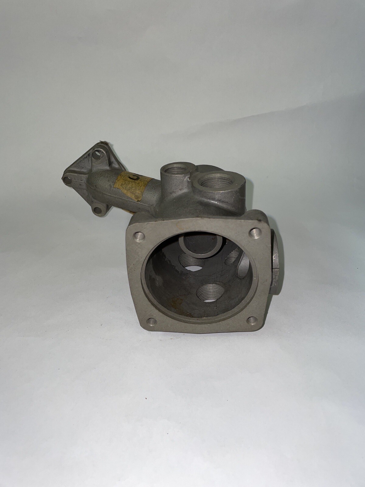 NOS Rolls Royce Bently Thermostat Housing UE43059