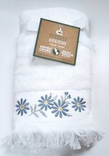 NEW DEBORAH CONNOLLY WHITE WITH BLUE,GREEN YELLOW DAISY COTTON BATH,HAND TOWEL
