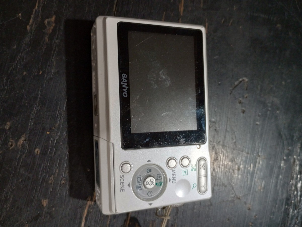 Sanyo VPC S1070 10.0MP Digital Camera - White Parts Only