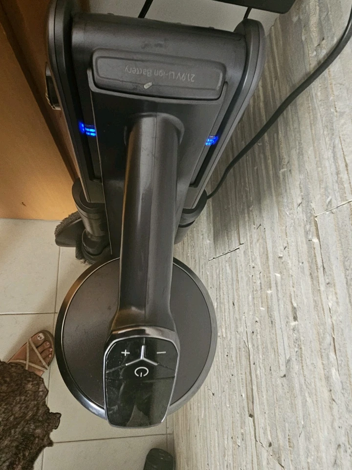 Samsung Jet 90 multi Scopa Elettrica - Argento (VS20R9044T2/ET) - Immagine 3 di 4