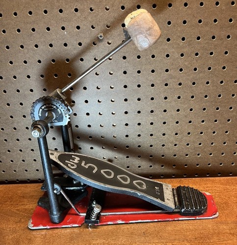 Vintage DW 5000 Single Bass Drum Pedal USA Made - Chain Drive - Red Base