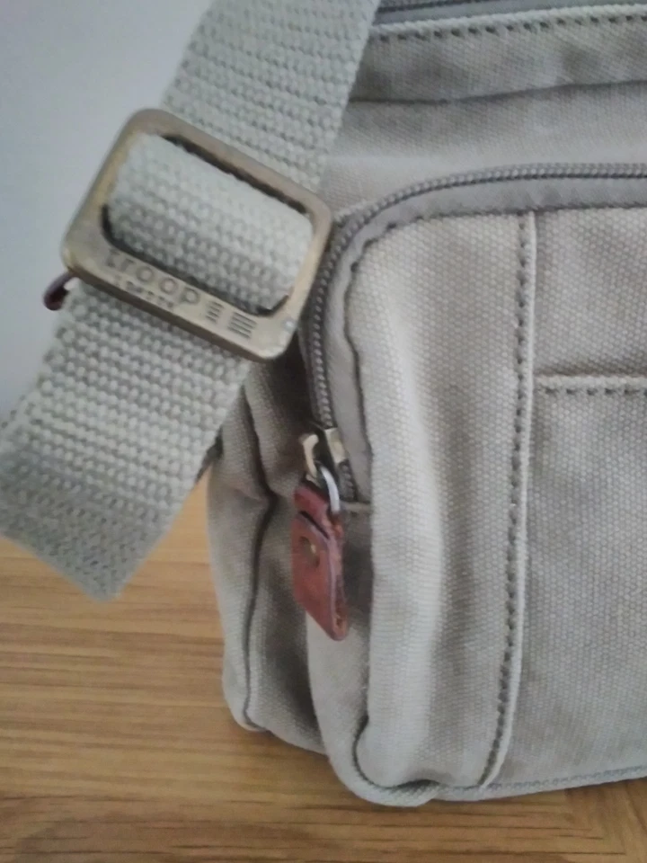 Troop London khaki canvas crossbody shoulder bag - Image 3 of 4