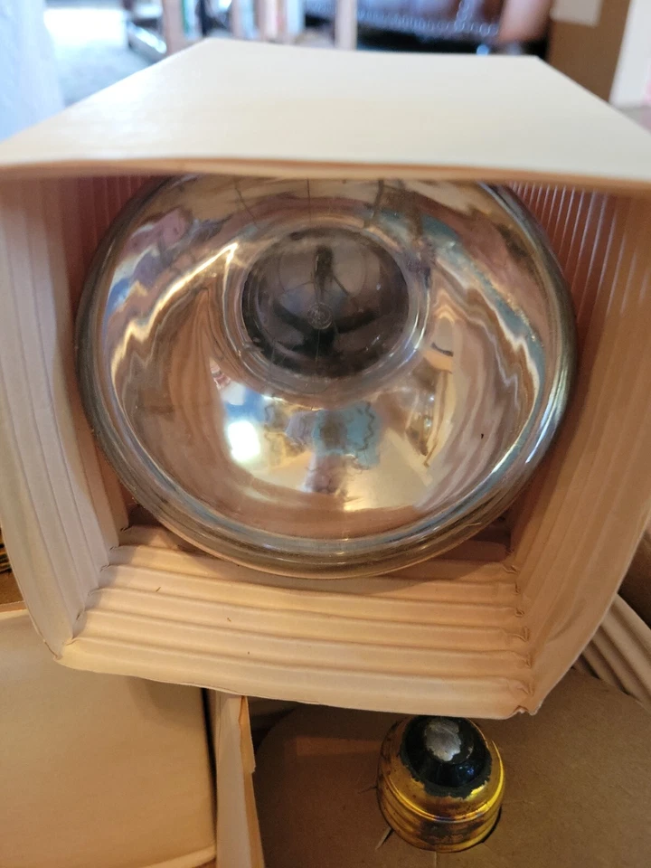 Case of 24 75 Watt 130V 75W Long-Life R30 Flood Spot Lights NOS Made in USA - Image 3 of 3