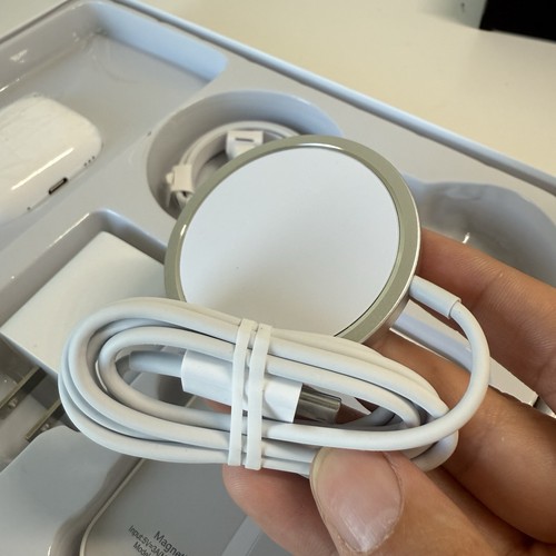 5-in-1 Accessories Box Set Compatible with All Phones with A Magnetic Case NEW - Afbeelding 10 van 16