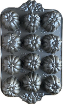 Nordic Ware Pumpkin Patch 6 Cup Cast Aluminum Baking Muffin Pan 16'' x 10''