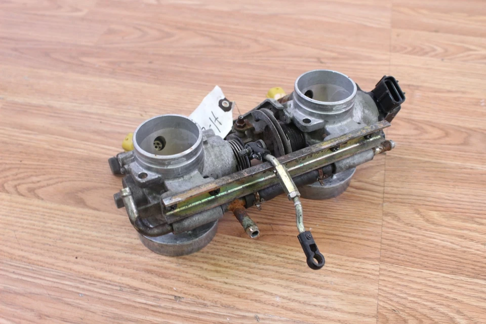 2003 ARCTIC CAT F7 FIRECAT 700 Throttle Bodies / Body SQUARE Injectors TPS - Image 2 of 4