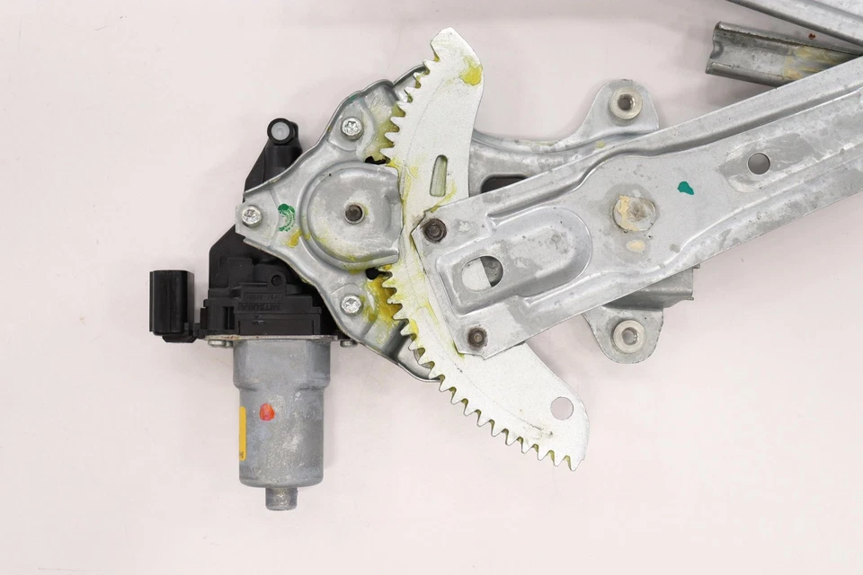 2017 - 2025 HONDA RIDGELINE FRONT RIGHT SIDE DOOR WINDOW REGULATOR W/ MOTOR OEM - Image 2 of 4