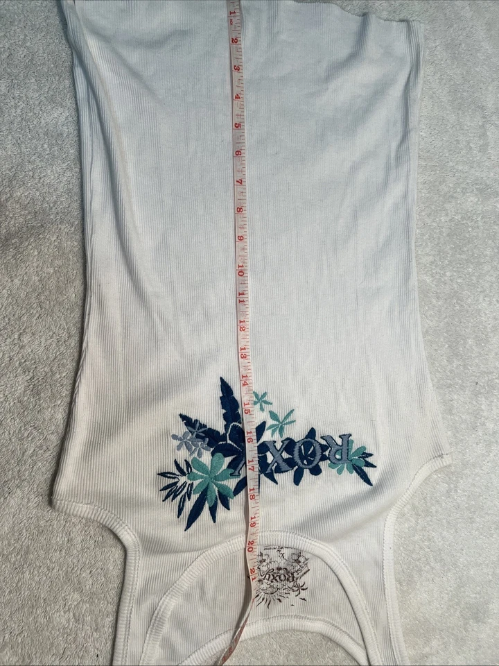 Camiseta sin mangas acanalada floral azul para mujer Roxy en XL Foto 3 de 4