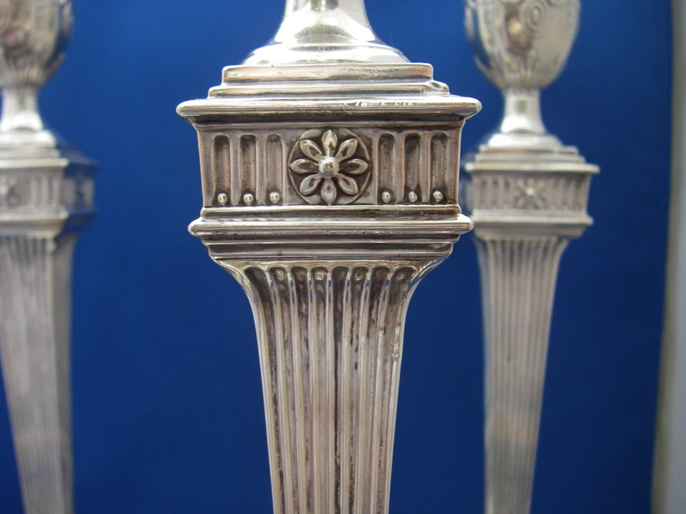 Juego de 4 CANDELABROS INGLESES ESTERLINA-12 3/8 pulgadas-Hawksworth Eyre 1900-01 Foto 4 de 4