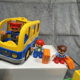 Lego Duplo School Bus #10528 Retired 2014 3 Figures 2 Suitcases Almost Complete