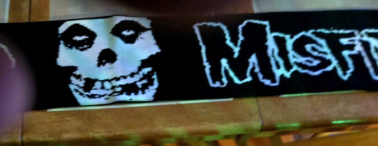 New With Tags Misfits Rare Famous Stars & Straps Bones Scarf Y2K image 10